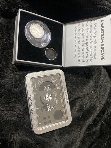 Ambigram escape coin edc - escape,